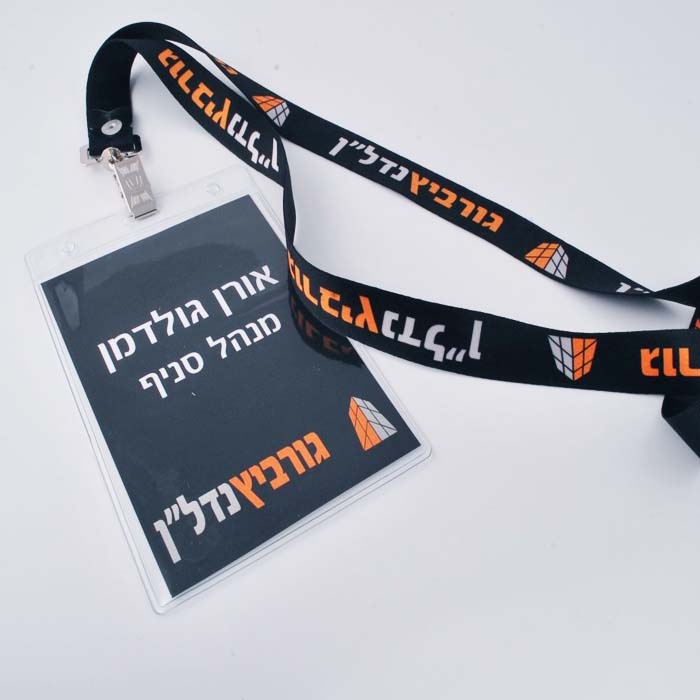 פי סי גרף  חריטה והדפסה על מוצרים.